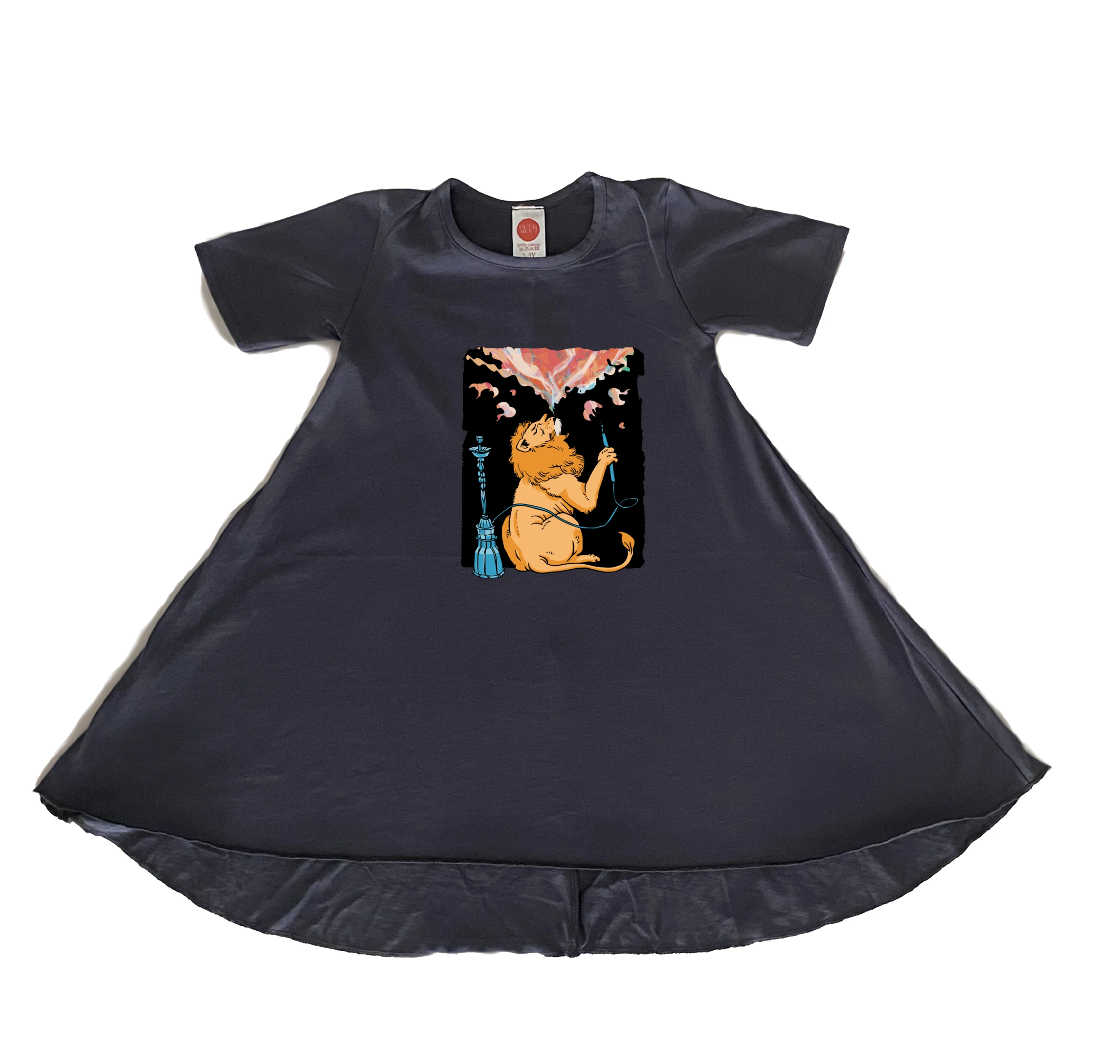 שמלה אריה מעשן נרגילה שמלה אריה מעשן נרגילה