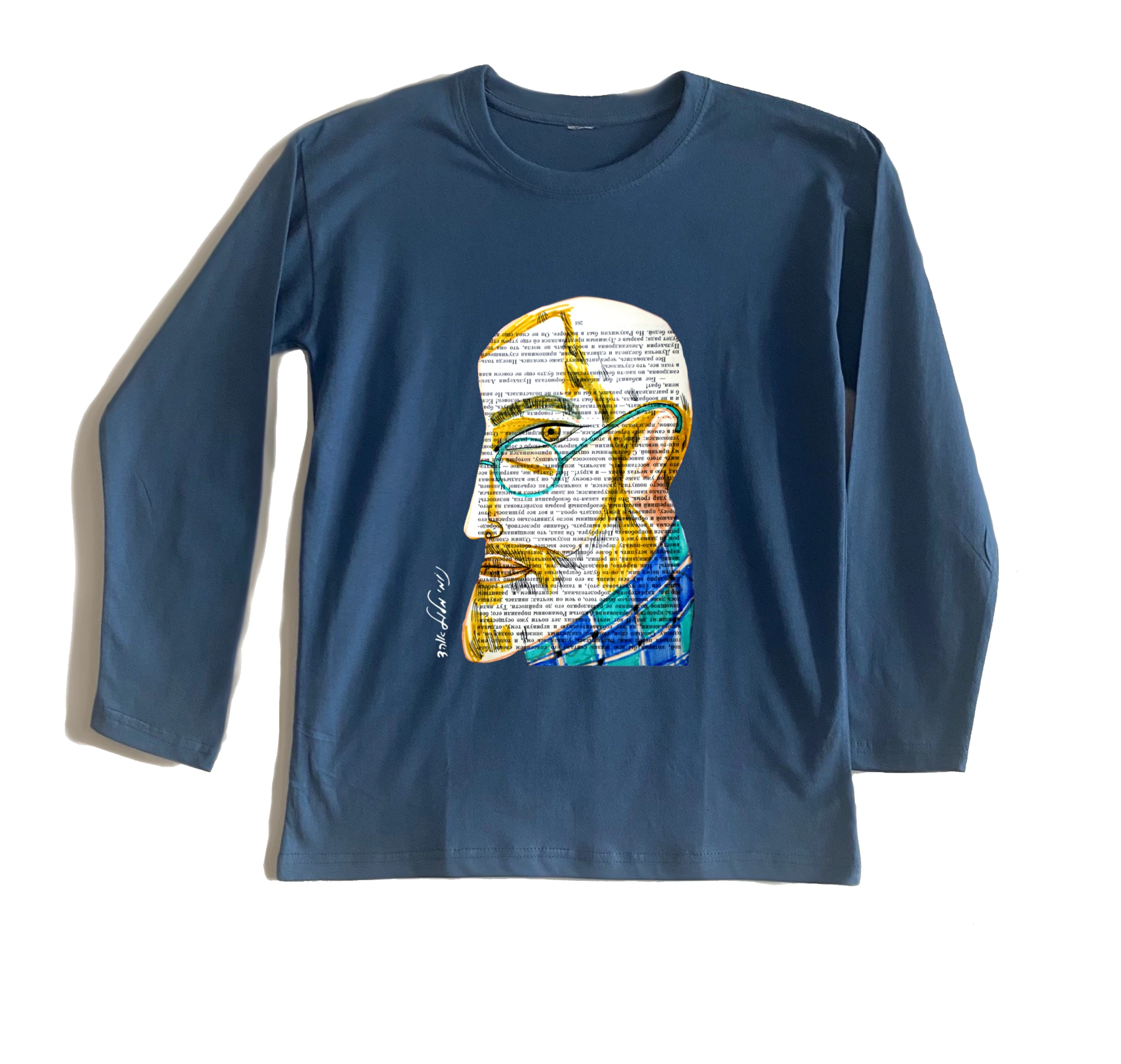 חולצה ארוכה גבר על עיתון חולצה ארוכה גבר על עיתון