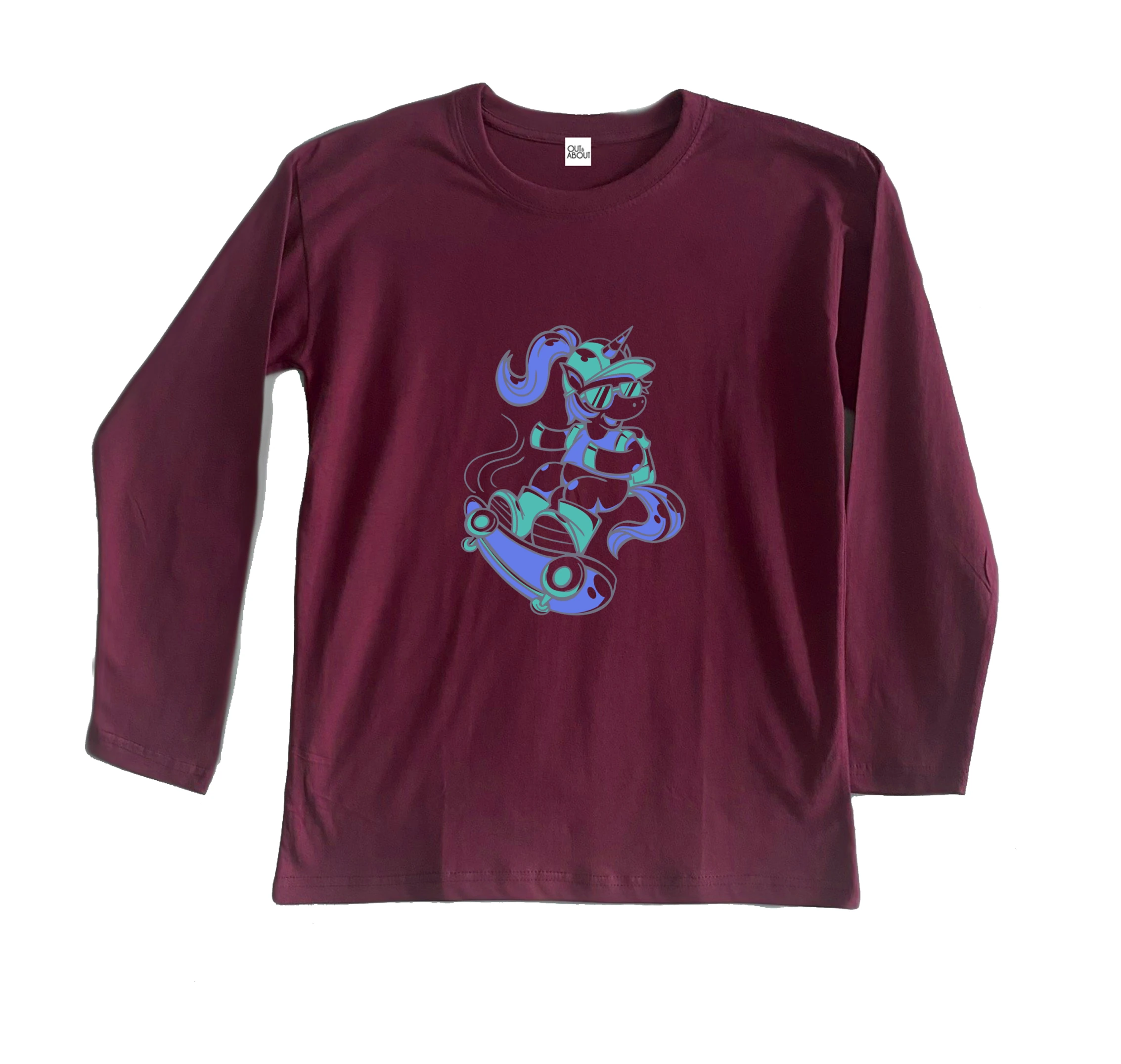 חולצה ארוכה חד קרן על סקייטבורד חולצה ארוכה חד קרן על סקייטבורד