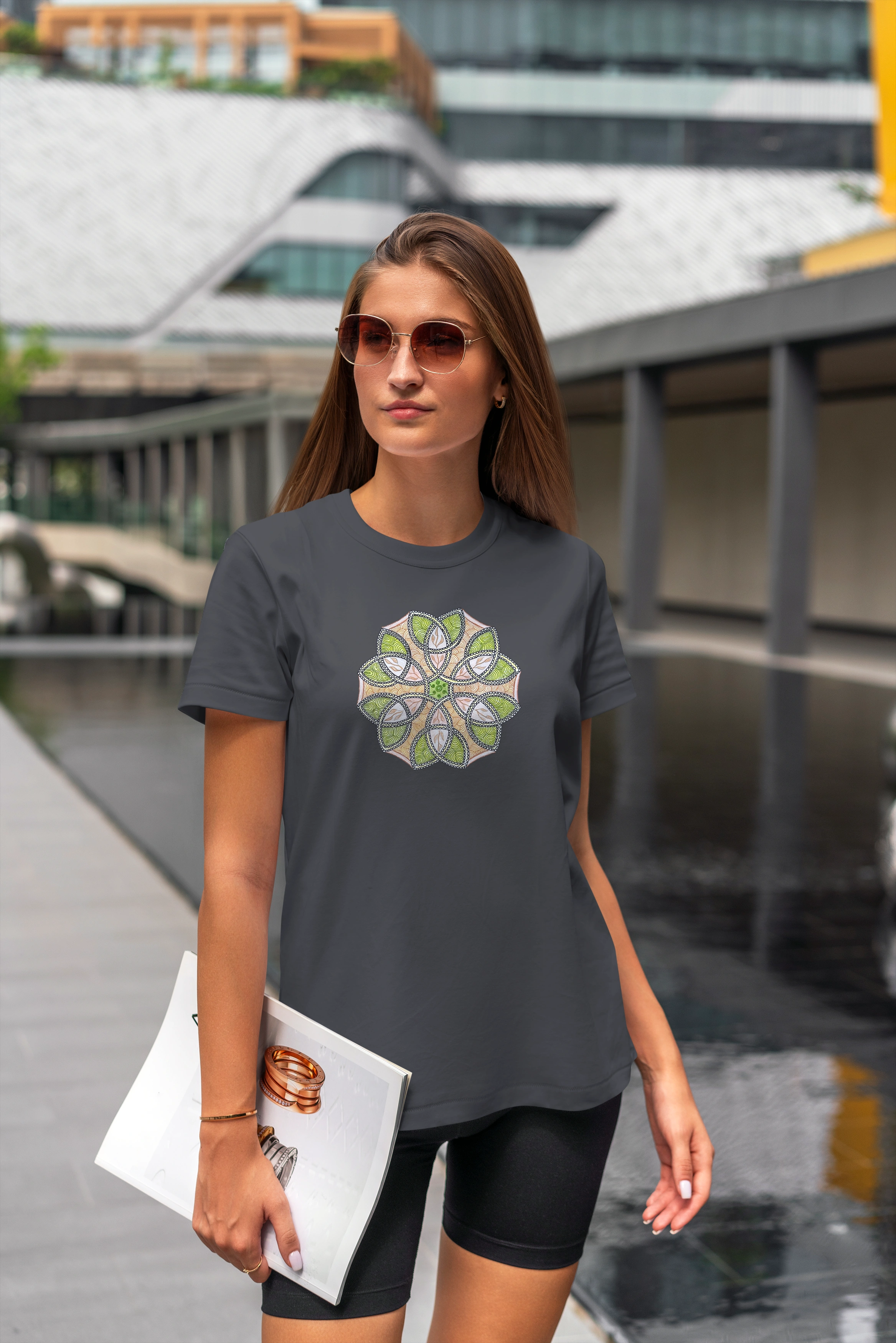 תצוגה חלופית של חולצה מנדלת עלים