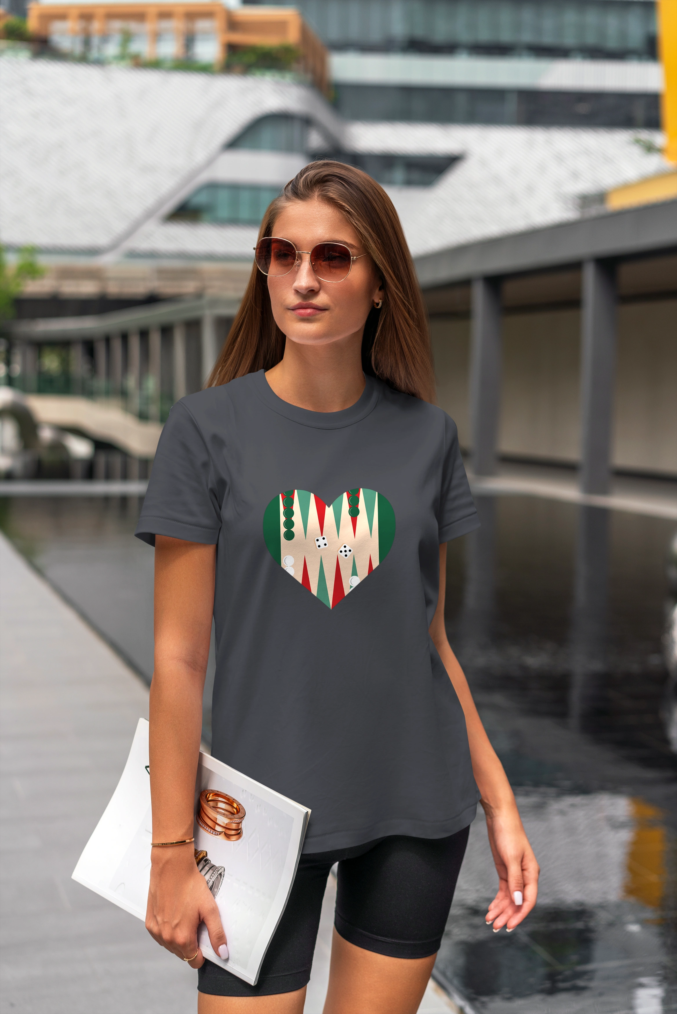 תצוגה חלופית של חולצה שש בש בלב