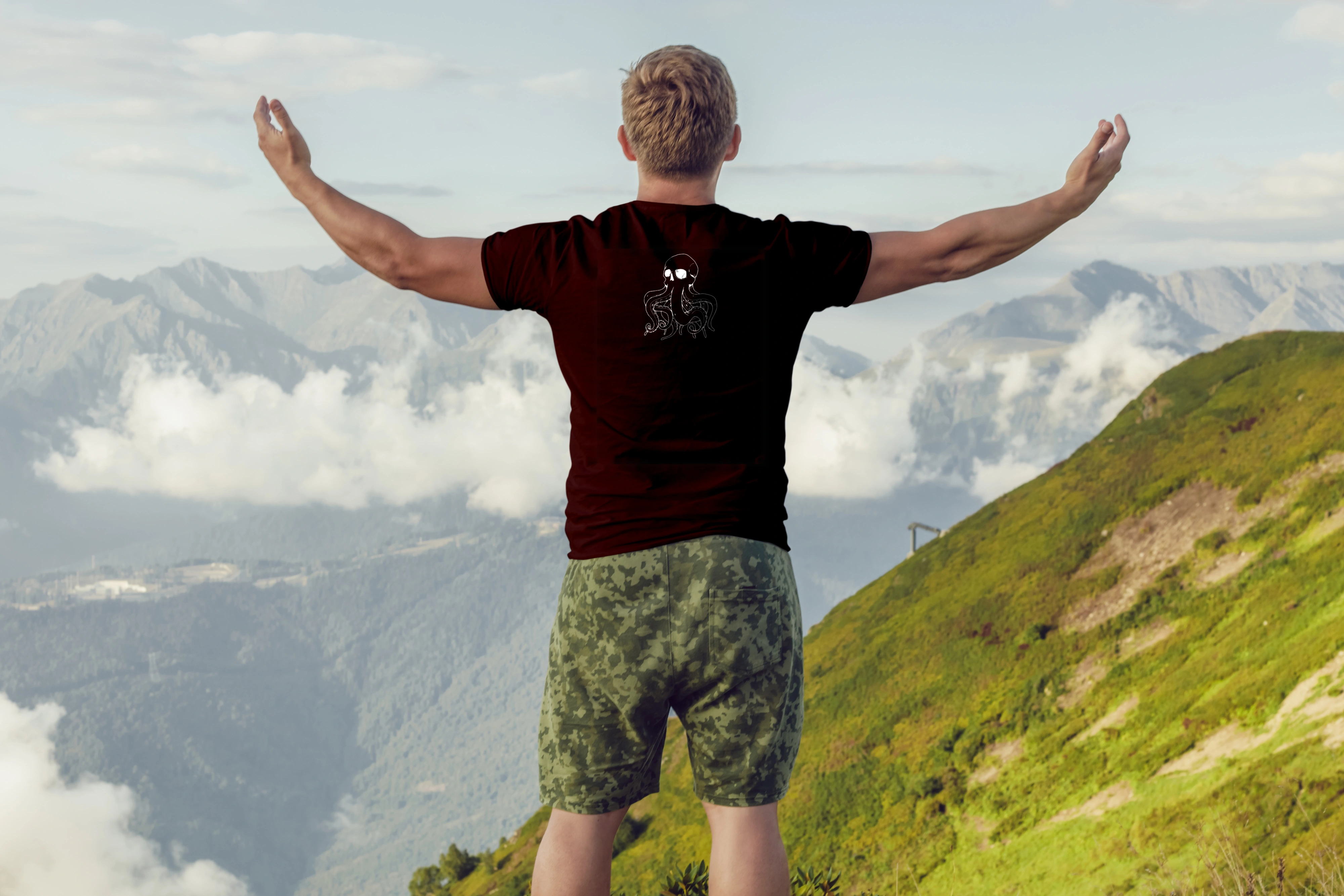 תצוגה חלופית של חולצה תמנון גולגולת