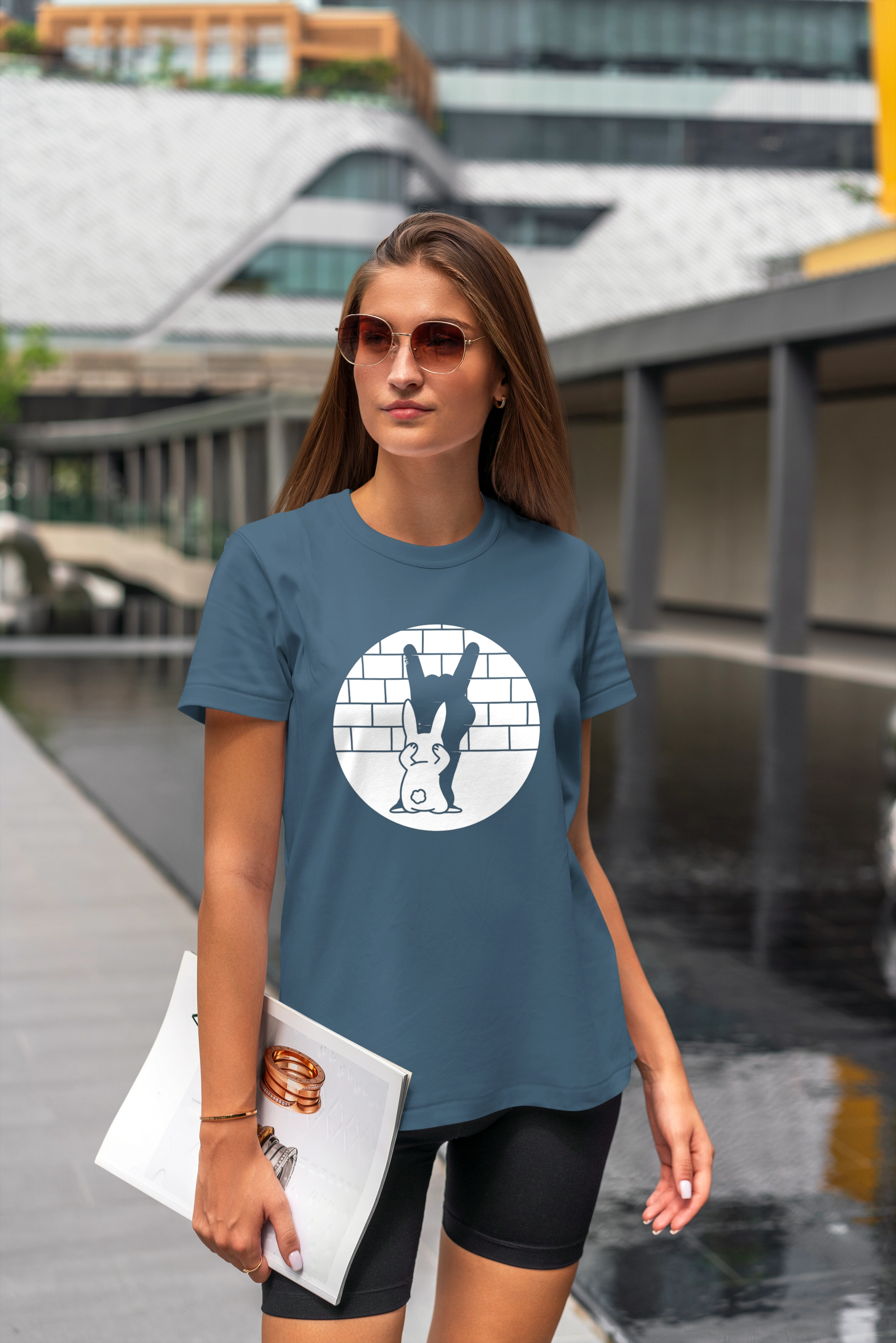 תצוגה חלופית של חולצה צללית ארנב