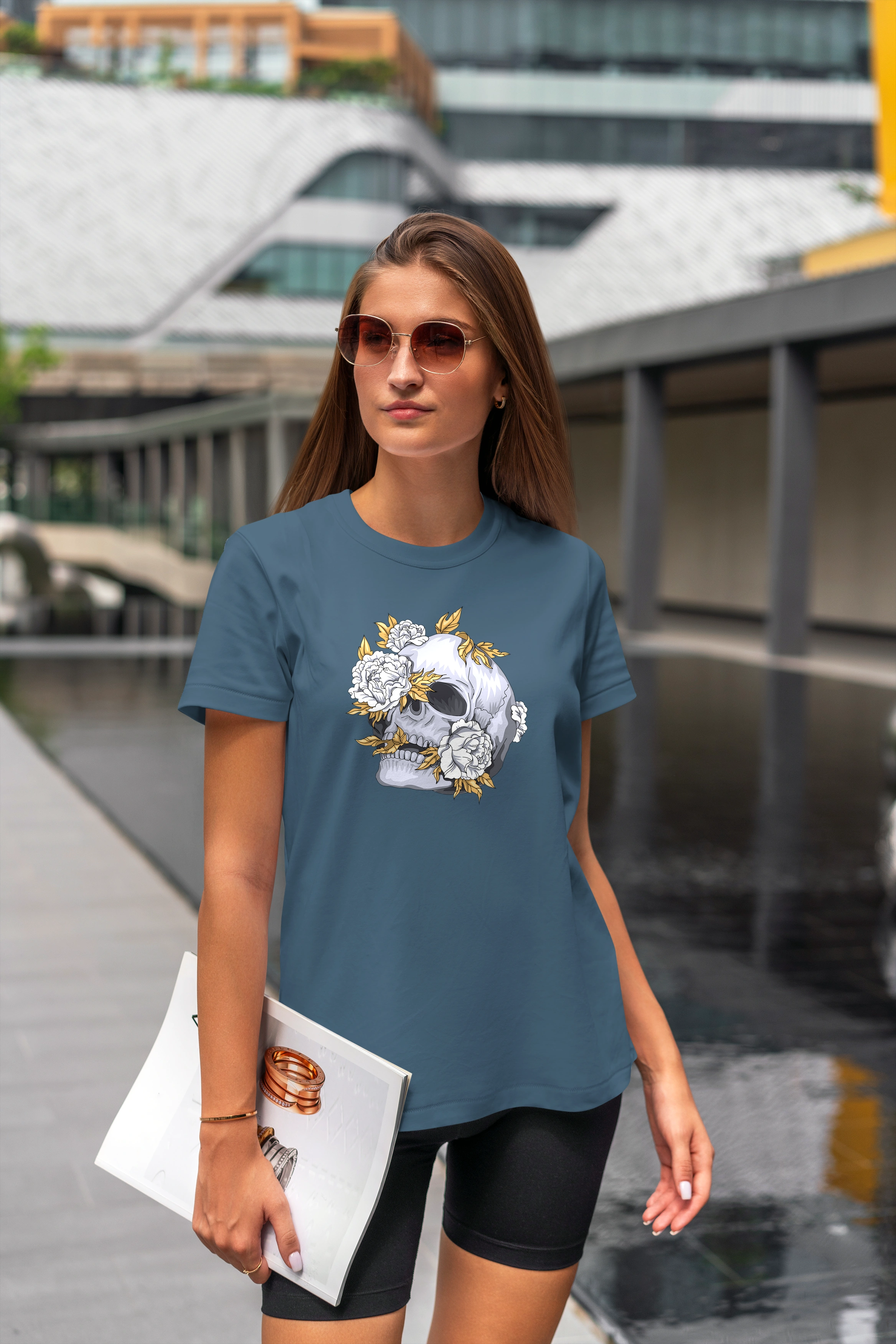 תצוגה חלופית של חולצה גולגלות ושושנים