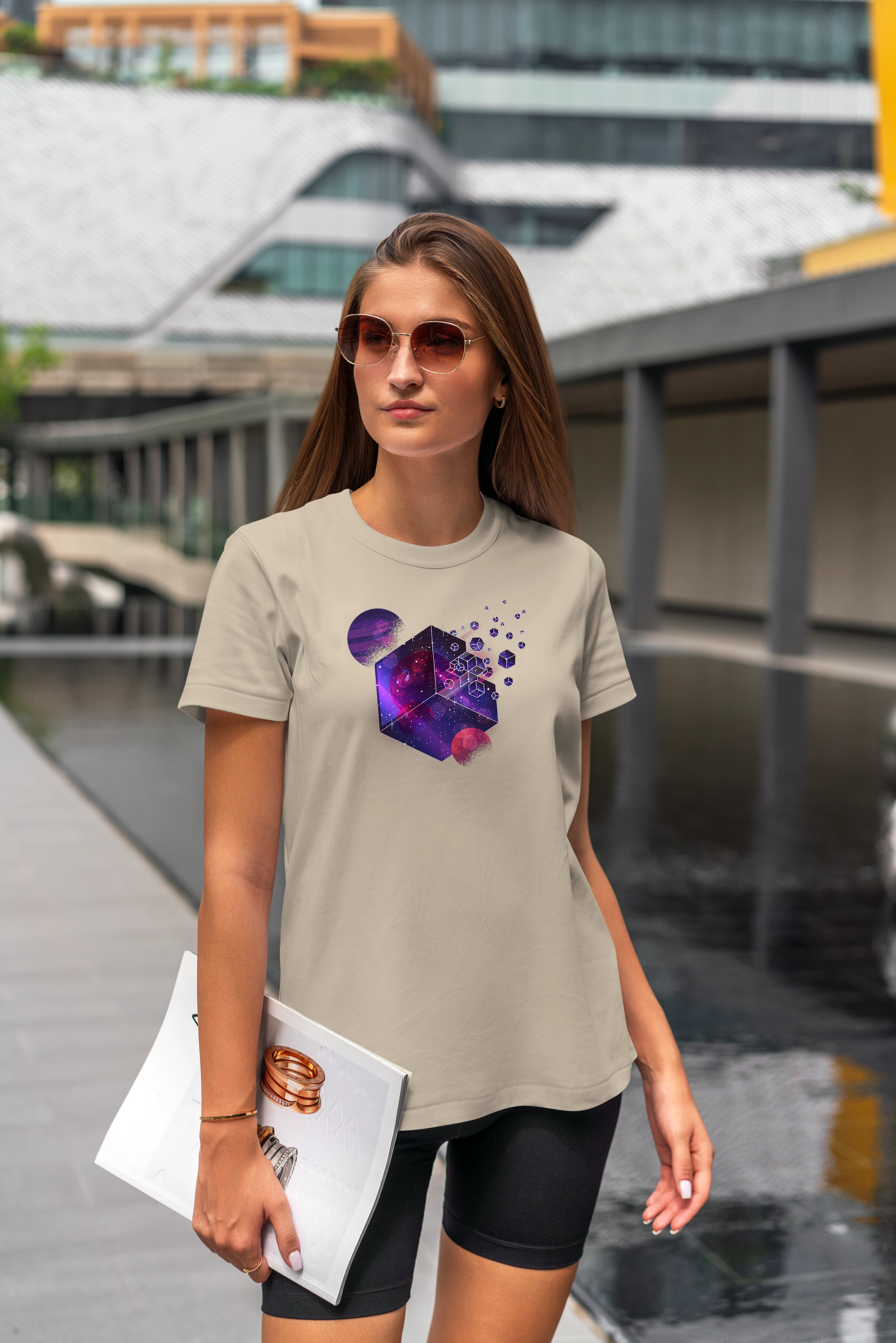 תצוגה חלופית של חולצה space cube